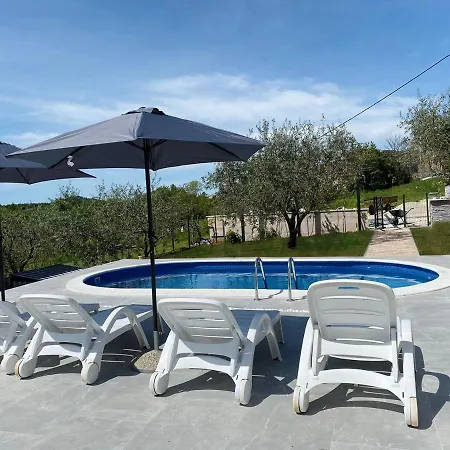 Paliska Located In The Countryside Near Porec Guest house 3*