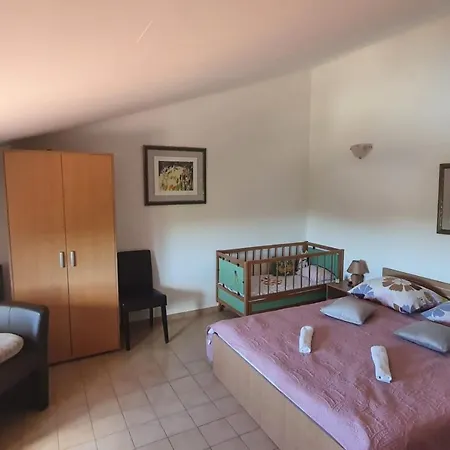 Guest house Paliska Located In The Countryside Near Porec