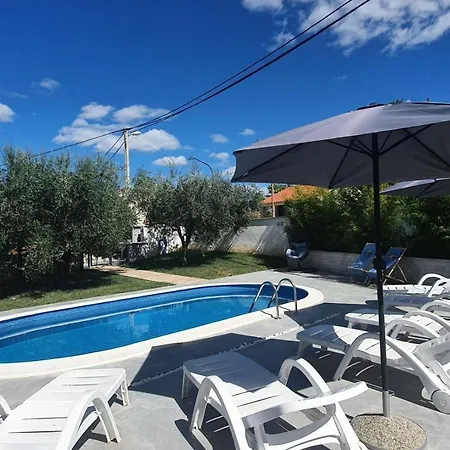 Guest house Paliska Located In The Countryside Near Porec 3*