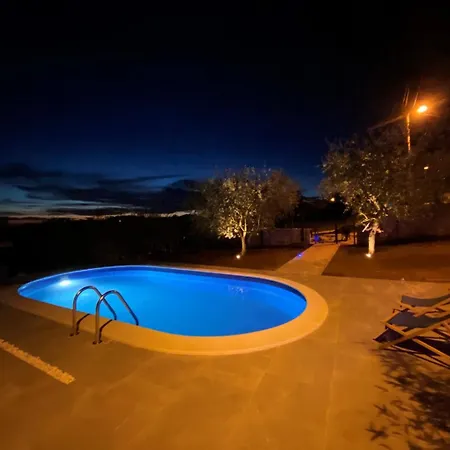 Guest house Paliska Located In The Countryside Near Porec 3*