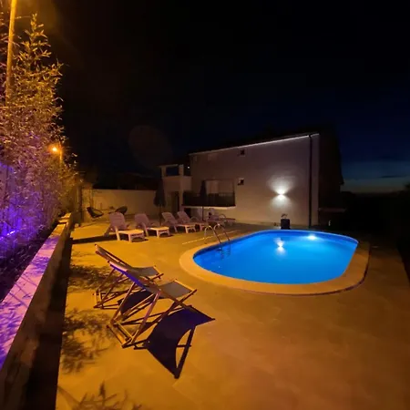 Paliska Located In The Countryside Near Porec Jasenovica