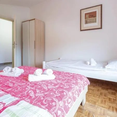 Guest house Paliska Located In The Countryside Near Porec 3*