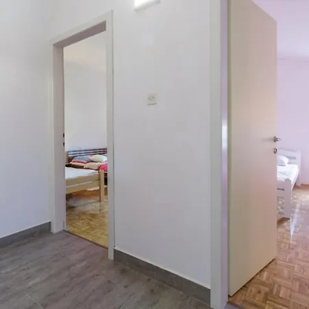 Paliska Located In The Countryside Near Porec Guest house Jasenovica